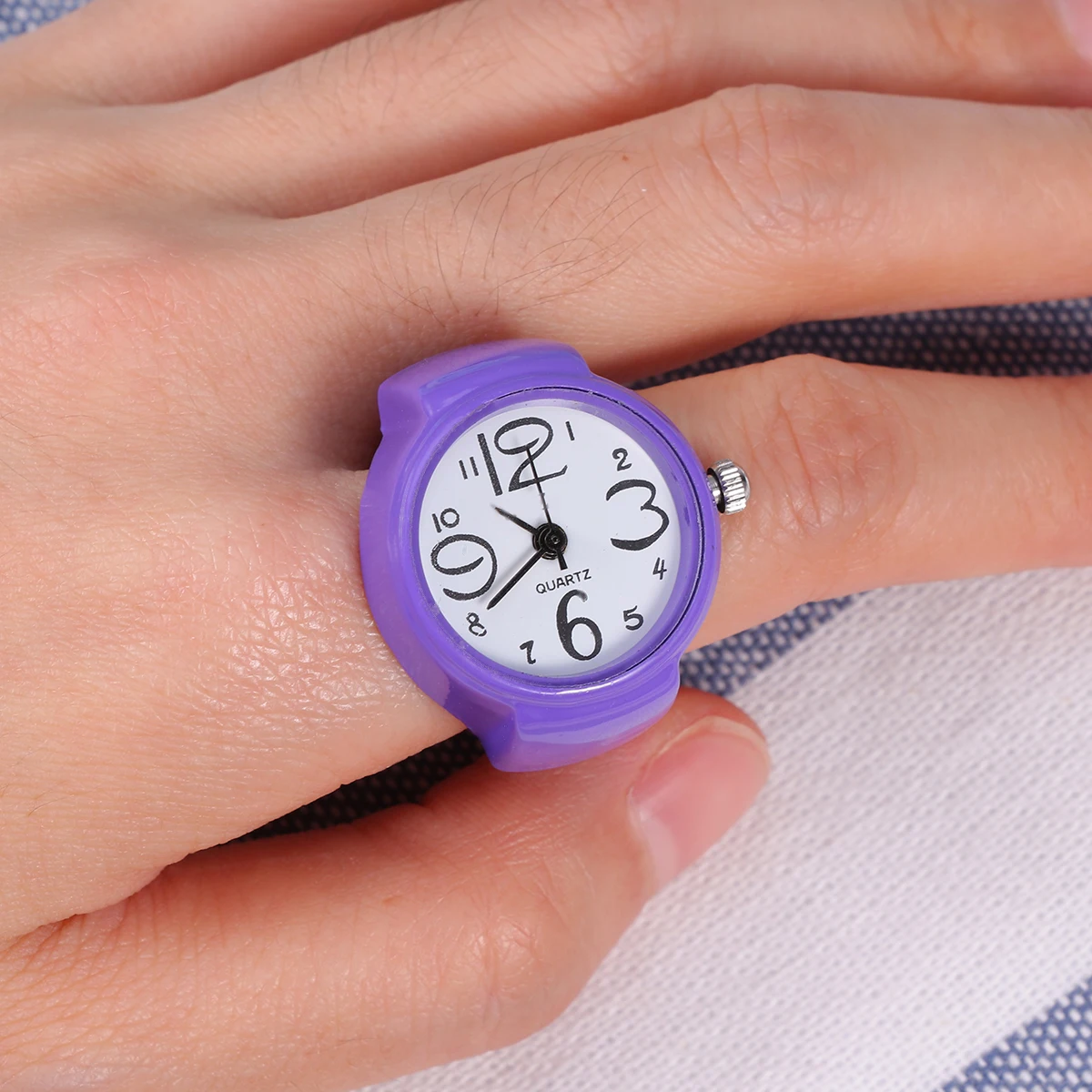 Watch-Shaped Ring Analog Mini Watch Purple Color Elastic Band Unisex Finger Ring Watches Gift Idea Birthday Present Pocket Watch
Watch-Shaped Ring Analog Mini Watch Purple Color Elastic Band Unisex Finger Ring Watches Gift Idea Birthday Present Pocket Watch