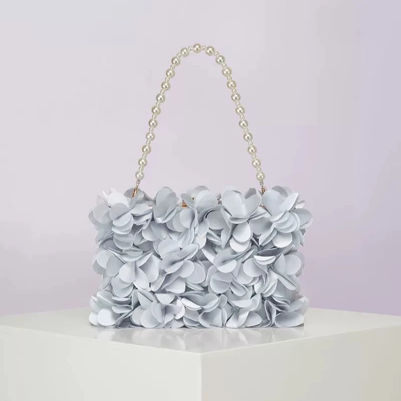 Women's Silver 3D Flower Clutch Purse with Pearl Chain Handle Luxury Evening Handbag for Bridal Wedding Prom Formal Occasions
Women's Silver 3D Flower Clutch Purse with Pearl Chain Handle Luxury Evening Handbag for Bridal Wedding Prom Formal Occasions