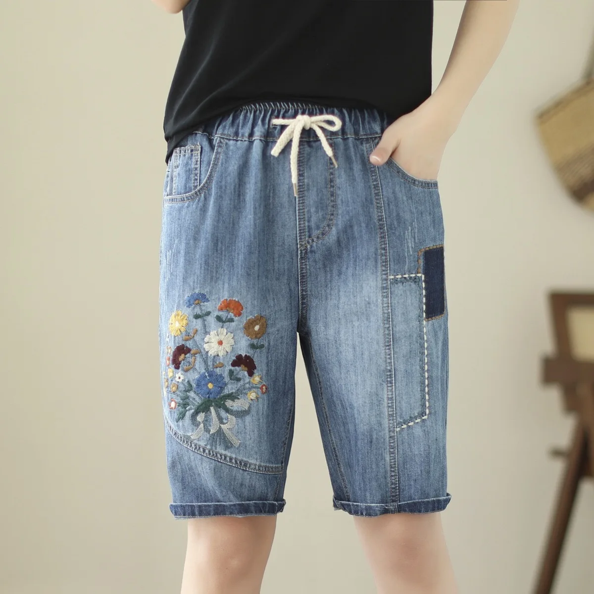 Woman Baggy Jeans for Women pants with flowers Ethnic y2k 90’s Drawstring Flowers Embroidery blue Jeans Vintage Mujer Female
Woman Baggy Jeans for Women pants with flowers Ethnic y2k 90’s Drawstring Flowers Embroidery blue Jeans Vintage Mujer Female