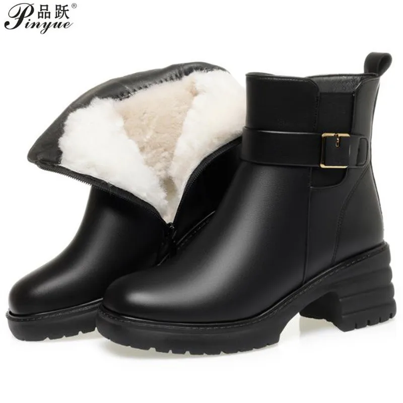 5cm Plus Size 35-43 Elegant Med Square Heels Genuine Leather Boots Winter Platform Shoes Warm Short Wool Office Ankle Boots
5cm Plus Size 35-43 Elegant Med Square Heels Genuine Leather Boots Winter Platform Shoes Warm Short Wool Office Ankle Boots