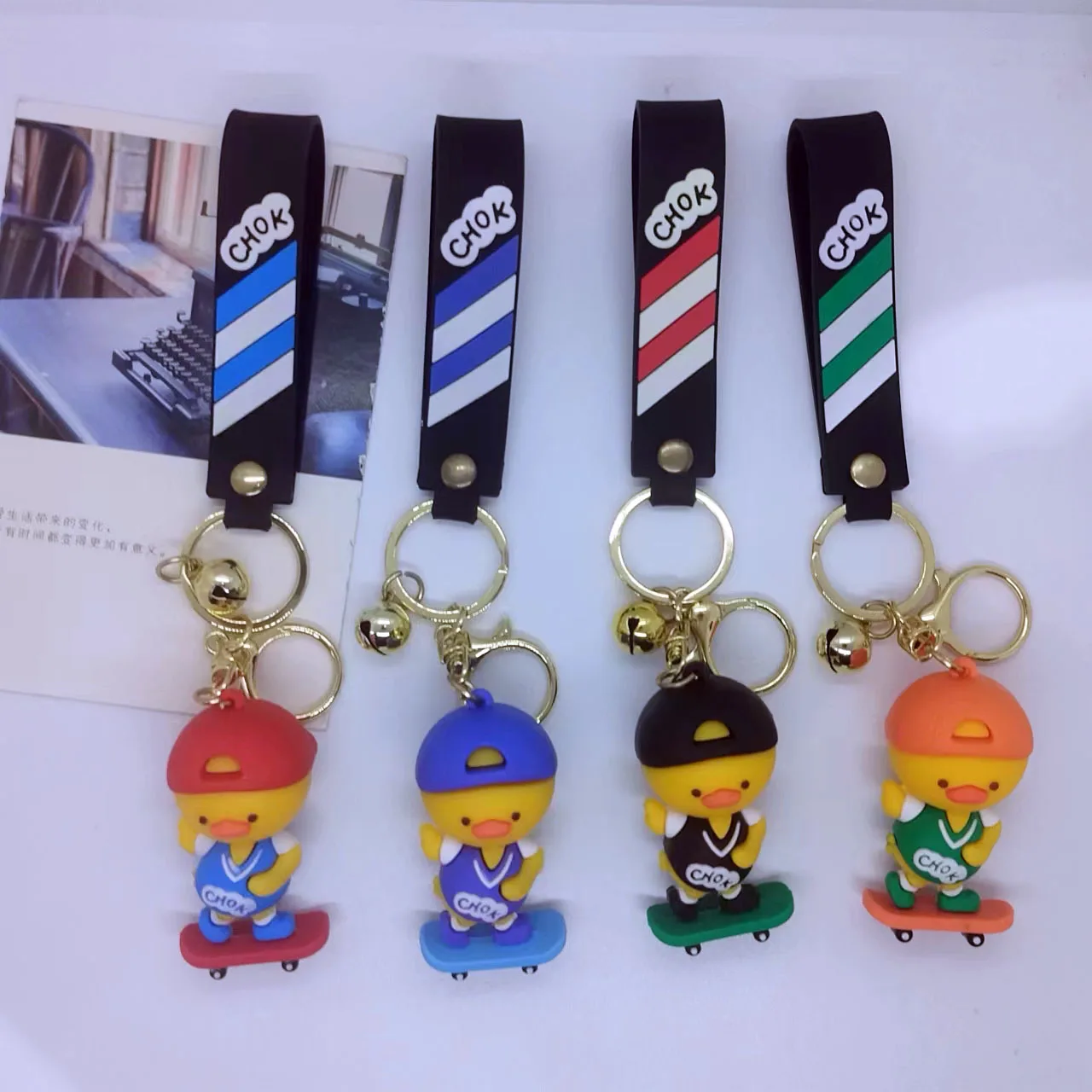 Creative Cartoon Skateboarding Duck Doll Keychain Bag Car Keychain Accessories Gift Wholesale Y2k Fashion Anime Cartoon Frind
Creative Cartoon Skateboarding Duck Doll Keychain Bag Car Keychain Accessories Gift Wholesale Y2k Fashion Anime Cartoon Frind