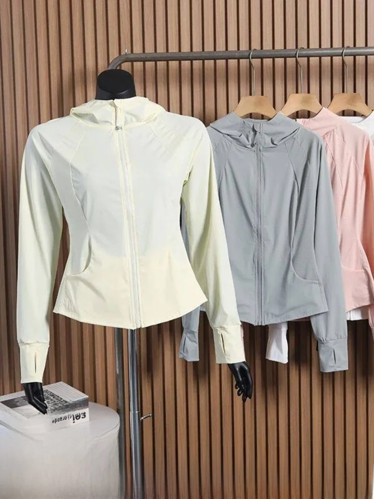 Women's Outdoor Ice Silk Cool Sensation Hooded Slim Fit Sports Skin Jacket Breathable Long Sleeve Zipper Closure Standard Fit
Women's Outdoor Ice Silk Cool Sensation Hooded Slim Fit Sports Skin Jacket Breathable Long Sleeve Zipper Closure Standard Fit