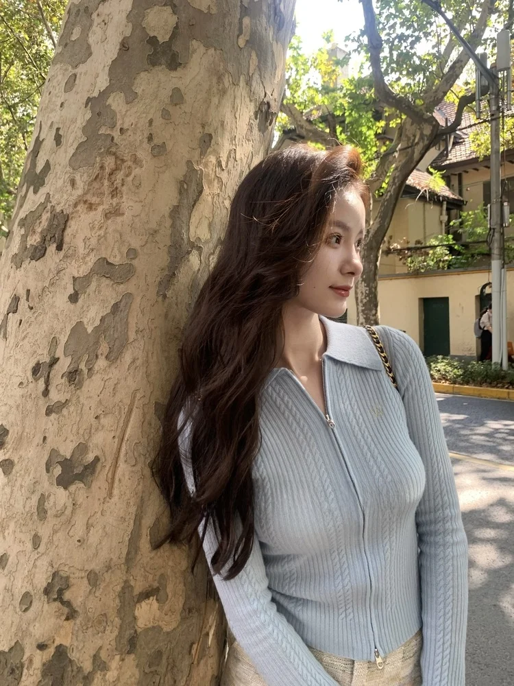 Wcouture Новый вязаный кардиган из чистого кашемира, приталенный, с длинными рукавами, стандартной длины, зима 2023, модный тренд
Wcouture Новый вязаный кардиган из чистого кашемира, приталенный, с длинными рукавами, стандартной длины, зима 2023, модный тренд