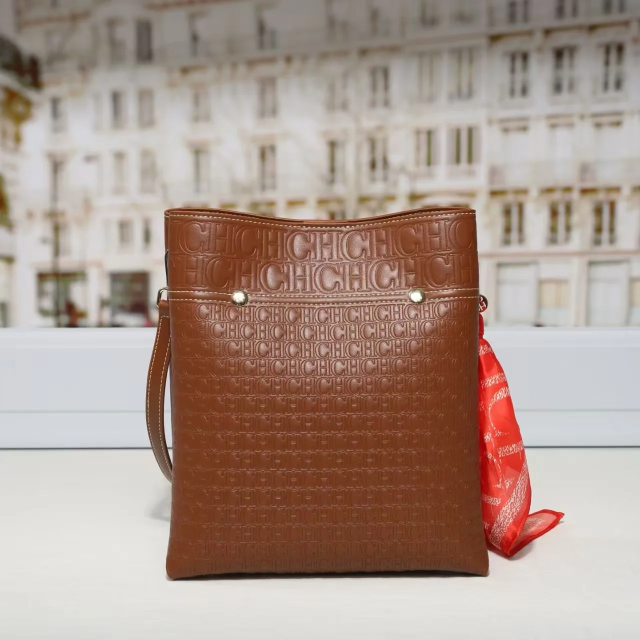 CHCH Fashion New Style Bucket Bag with High-Quality Real Texture Niche Single-Shoulder Crossbody Women's Bag Versatile
CHCH Fashion New Style Bucket Bag with High-Quality Real Texture Niche Single-Shoulder Crossbody Women's Bag Versatile