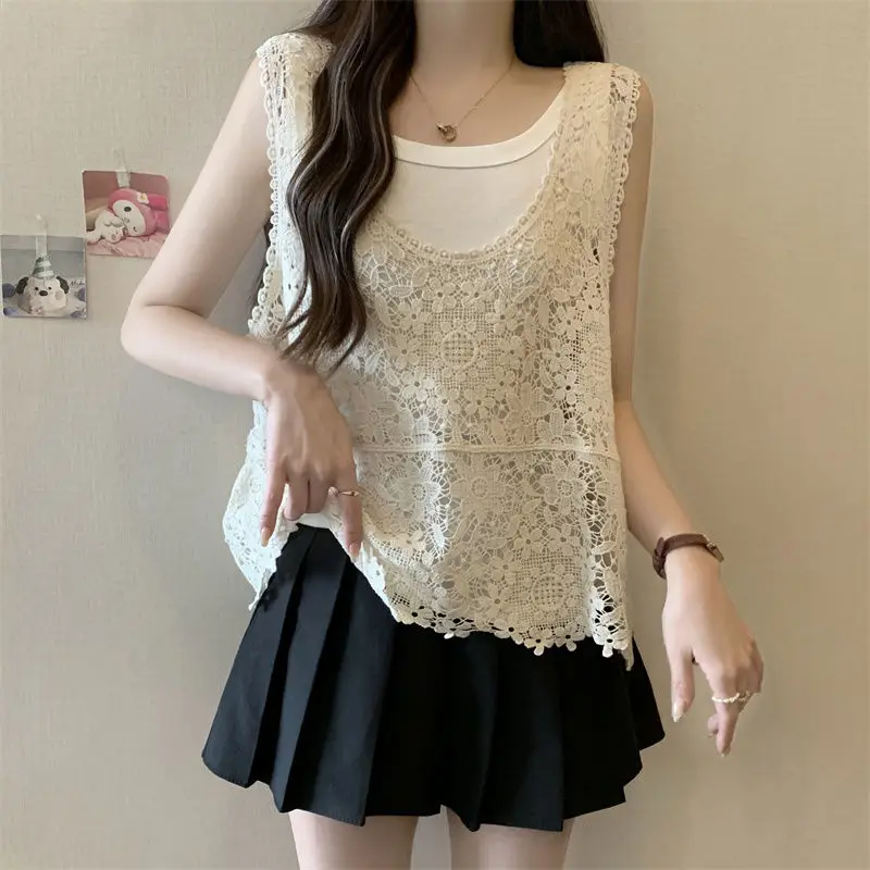 Women's Summer New Top Solid Sexy V-Neck Hollow Out Short Sleeve Shirt Fashion Splice Plus Size Blouse Loose Pullover Z110
Women's Summer New Top Solid Sexy V-Neck Hollow Out Short Sleeve Shirt Fashion Splice Plus Size Blouse Loose Pullover Z110