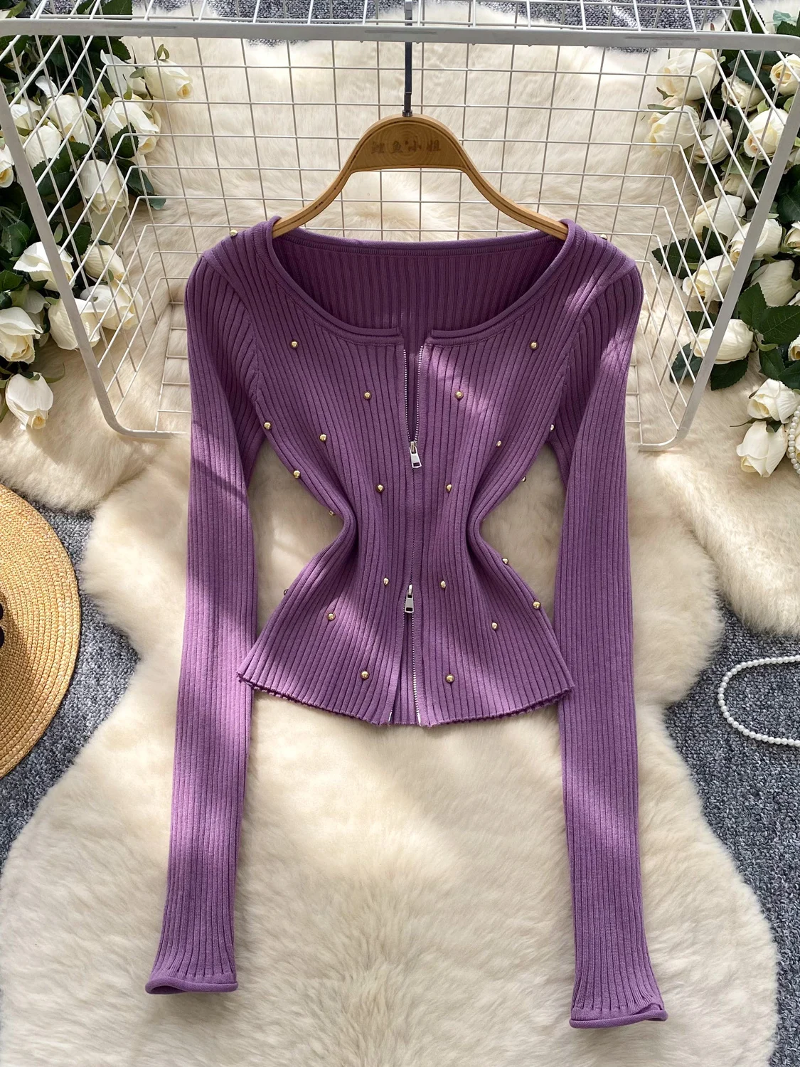 Long Sleeved Knitted Sweater for Women Autumn Diamond Zipper Slim Fit and Slimming Top
Long Sleeved Knitted Sweater for Women Autumn Diamond Zipper Slim Fit and Slimming Top