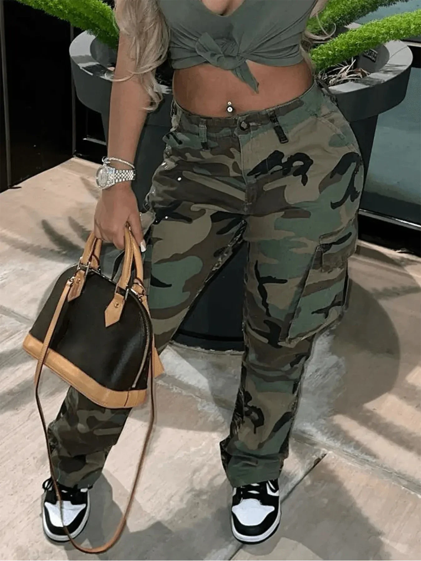 2025 Summer women European and American Fashionable Casual High-waist Overalls Bag Camouflage Straight Pants
2025 Summer women European and American Fashionable Casual High-waist Overalls Bag Camouflage Straight Pants
