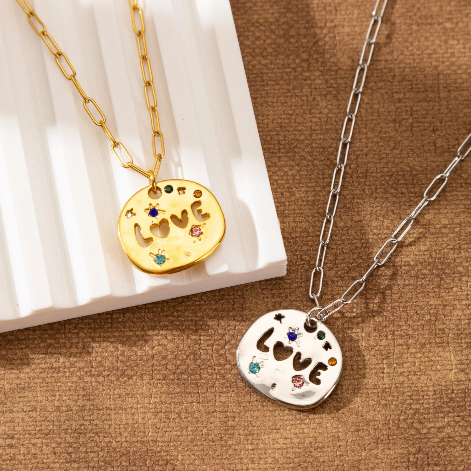 2026 MAMA necklace gift irregular round guardian tarot card stainless steel 18K gold plated Mother's Day gift
2026 MAMA necklace gift irregular round guardian tarot card stainless steel 18K gold plated Mother's Day gift