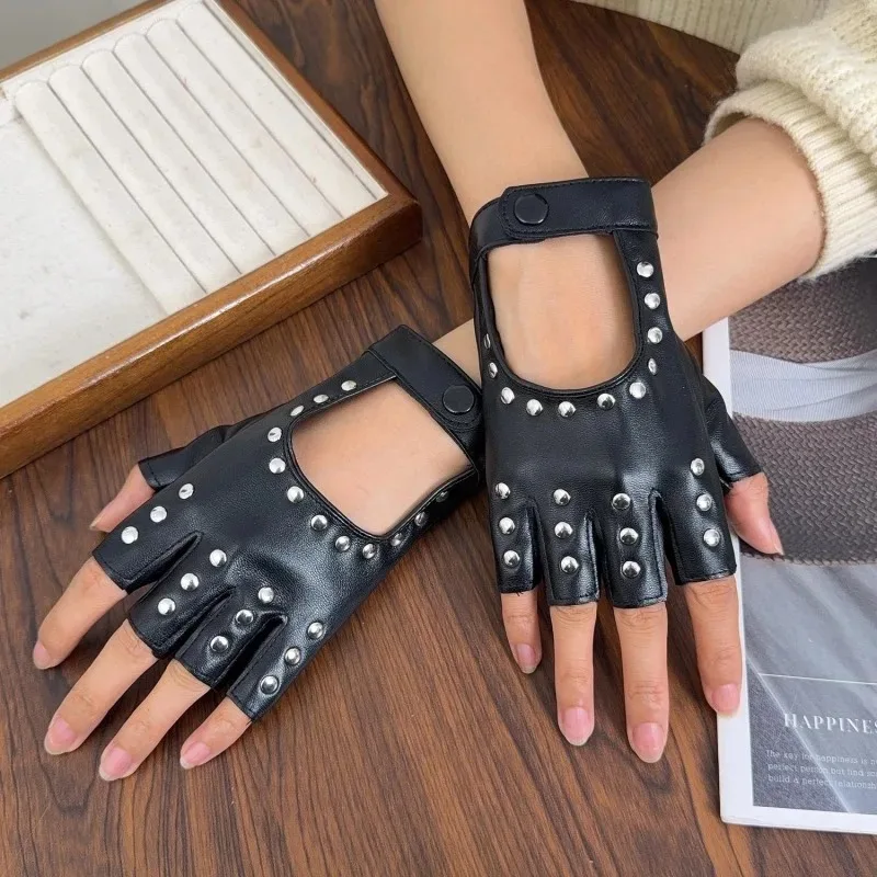 Gothic Rivet Gloves Women Punk Style PU Leather Half Finger Gloves Fingerless Rivet Rock Costume Party Mittens Accessories
Gothic Rivet Gloves Women Punk Style PU Leather Half Finger Gloves Fingerless Rivet Rock Costume Party Mittens Accessories
