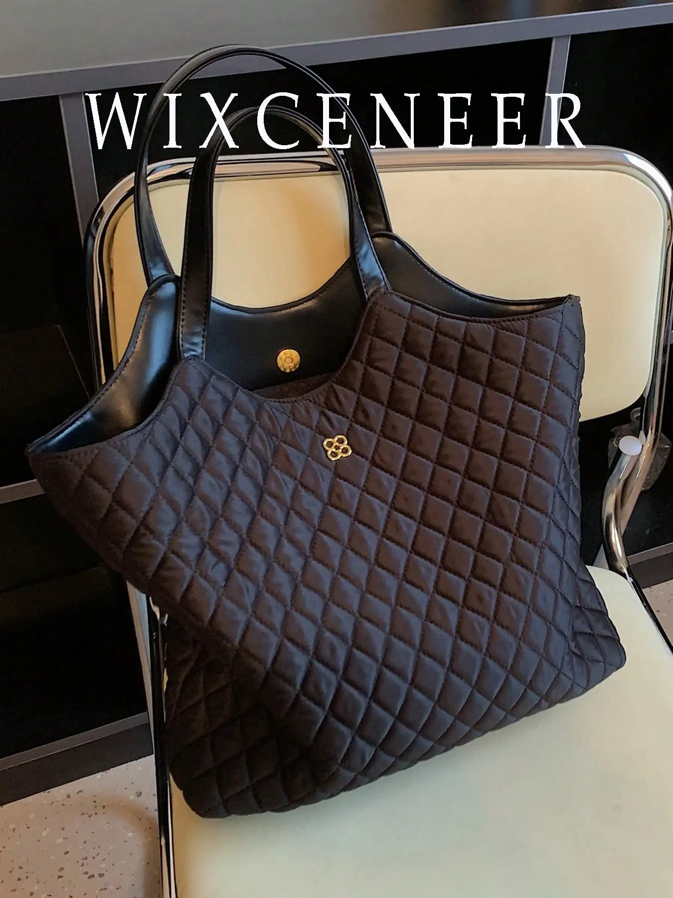 Стеганая сумка-тоут с двумя ручками для женщин - большая вместимость, легкая, для офиса и повседневного использования
Стеганая сумка-тоут с двумя ручками для женщин - большая вместимость, легкая, для офиса и повседневного использования