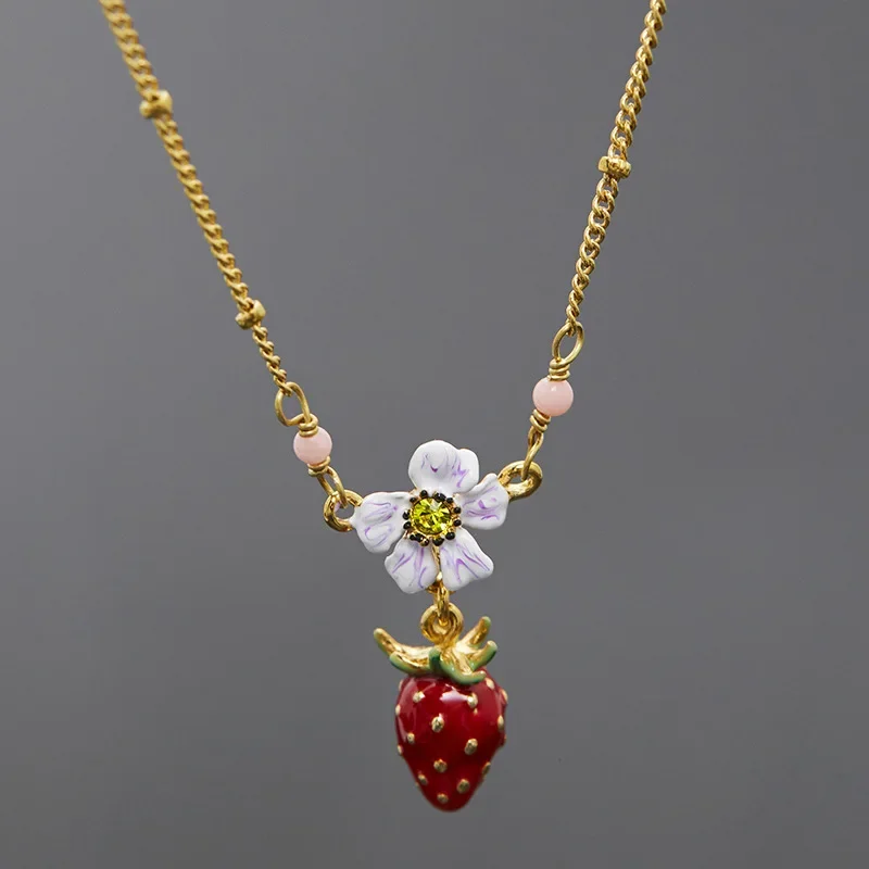 New Cute Fashionable White Enamel Glazed Hand-painted Red Strawberry Flower Necklace Niche Design Collarbone Chain Accessories
New Cute Fashionable White Enamel Glazed Hand-painted Red Strawberry Flower Necklace Niche Design Collarbone Chain Accessories