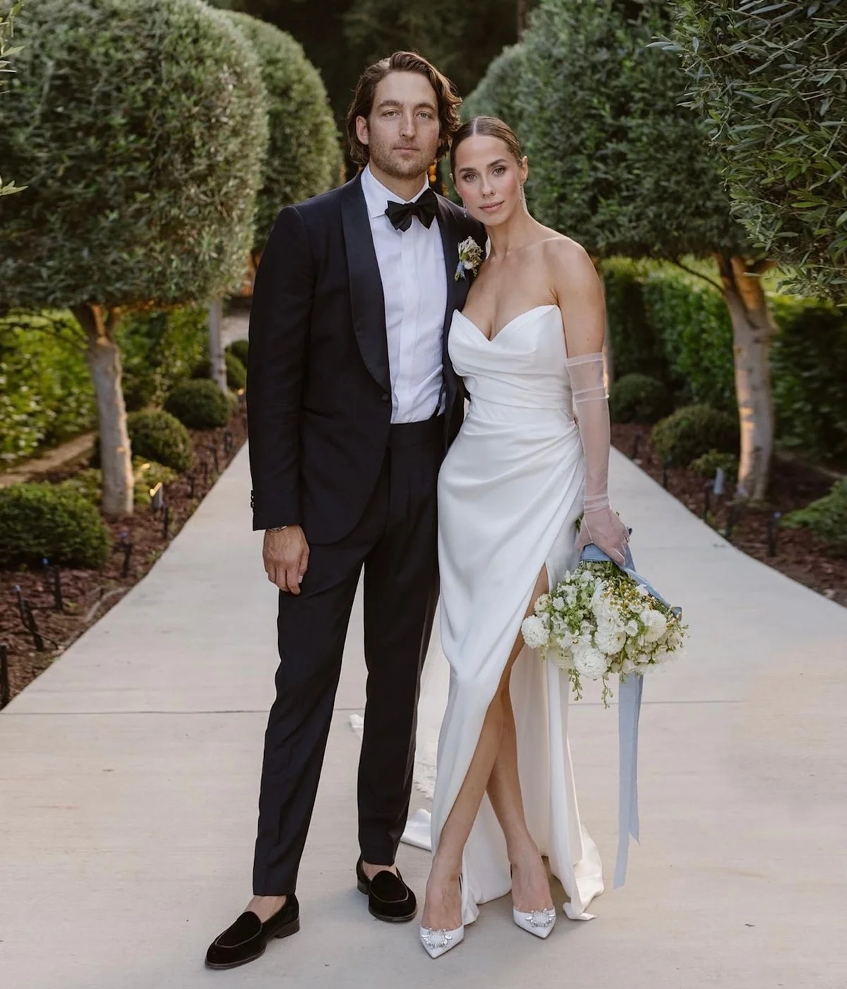 KOYOUN Sweetheart Simple Wedding Dresses Pleated Strapless Mermaid Women Bride Dress Floor Length Side Split Bridal Shoot
KOYOUN Sweetheart Simple Wedding Dresses Pleated Strapless Mermaid Women Bride Dress Floor Length Side Split Bridal Shoot