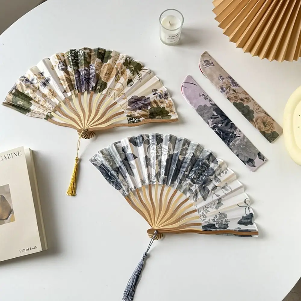 Dance Props Chinese Style Silk Folding Fan Flower Classical Handheld Fan Photo Prop Elegant Tassel Folding Fan Home Decoration
Dance Props Chinese Style Silk Folding Fan Flower Classical Handheld Fan Photo Prop Elegant Tassel Folding Fan Home Decoration