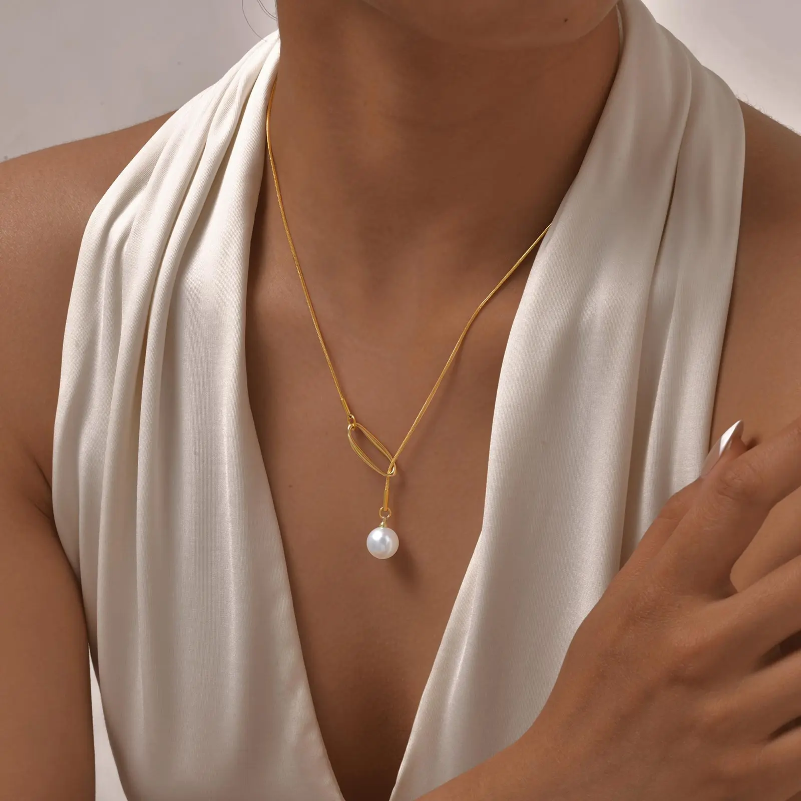 Elegant Imitation Pearl Pendant Y-shaped Necklace for Women,Round Snake Chain Hollow Geometric Necklaces,Trend Mother's Day Gift
Elegant Imitation Pearl Pendant Y-shaped Necklace for Women,Round Snake Chain Hollow Geometric Necklaces,Trend Mother's Day Gift