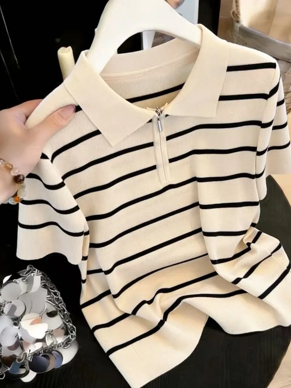 Loose Fit Korean Style Striped Zipper Collar Short Sleeve T-Shirt Women Summer Slimming Anti-Aging Top Breathable Comfortable
Loose Fit Korean Style Striped Zipper Collar Short Sleeve T-Shirt Women Summer Slimming Anti-Aging Top Breathable Comfortable