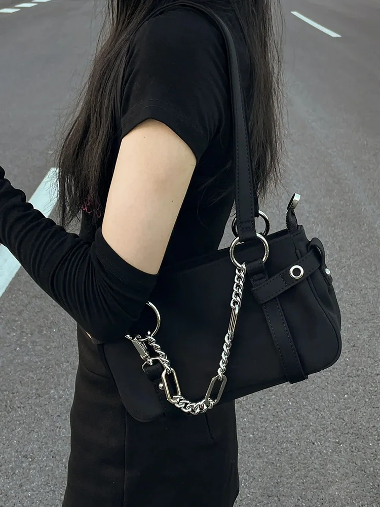 Nylon Luxury Designer Handbags for Women 2025 Spring and Summer Purses Travel Chain Totes Underarm Black Handsome Bags 가방 сумка
Nylon Luxury Designer Handbags for Women 2025 Spring and Summer Purses Travel Chain Totes Underarm Black Handsome Bags 가방 сумка