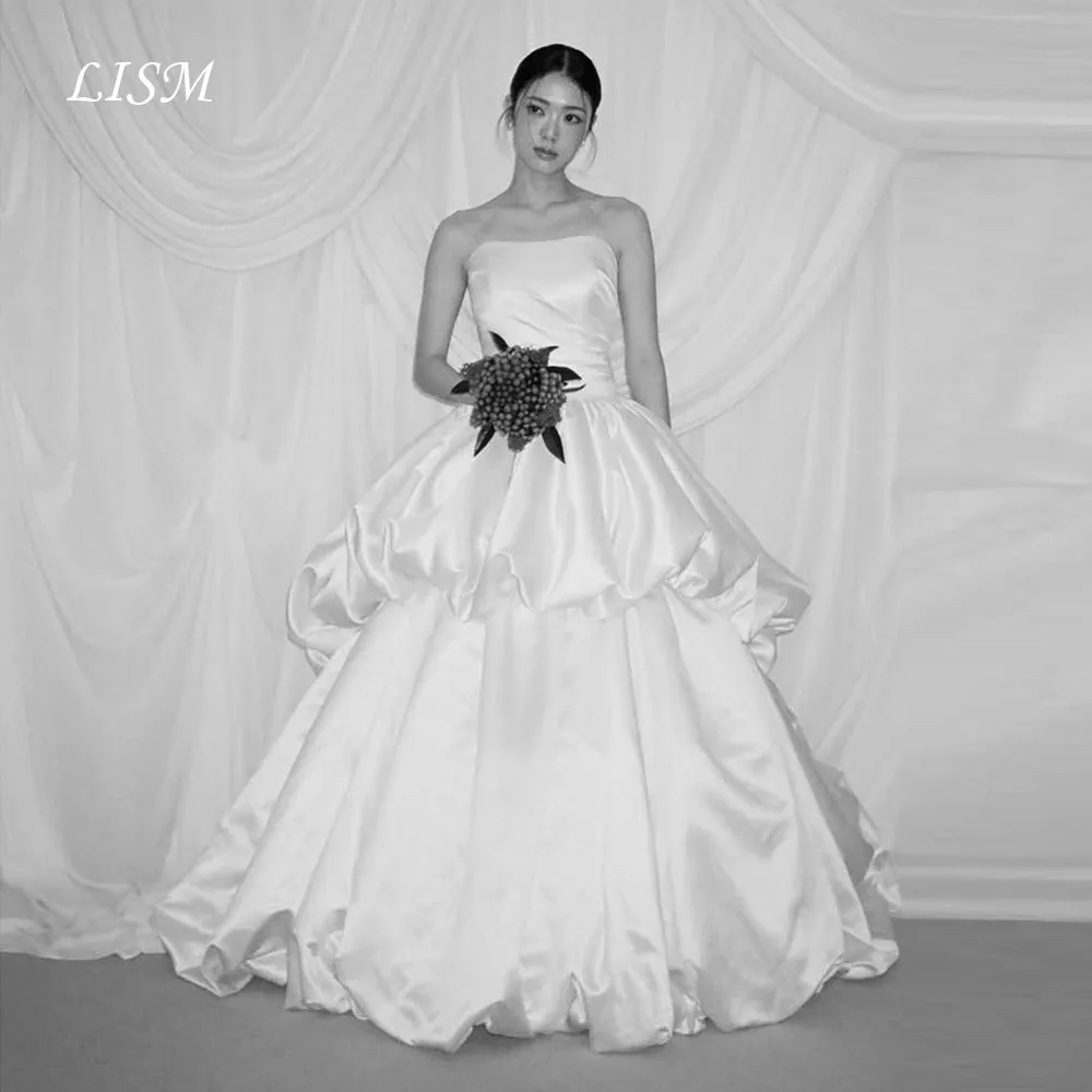 LISM A-Line Strapless Tiered Korea Wedding Dresses Simple Photo Shoot Satin Silk Elegant Long Bridal Gown Customized 웨딩드레스
LISM A-Line Strapless Tiered Korea Wedding Dresses Simple Photo Shoot Satin Silk Elegant Long Bridal Gown Customized 웨딩드레스