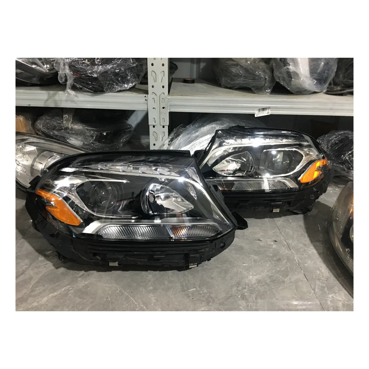 DOS Подходит для высококачественных автомобильных фонарей GLS450 GLS400 GLS 350 500 300 и W166
DOS Подходит для высококачественных автомобильных фонарей GLS450 GLS400 GLS 350 500 300 и W166