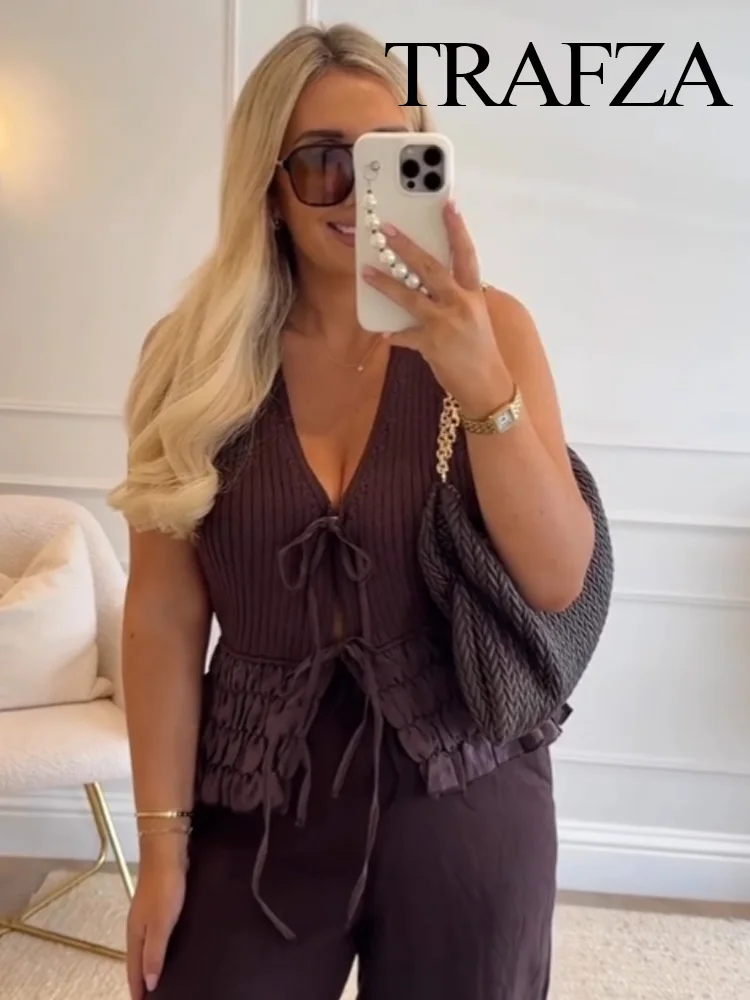 TRAFZA Summer Woman Elegant Chic Solid Ruffle Edge Decoration Sleeveless Vest Top Women Bow lace-up Pleated Knitted Tops
TRAFZA Summer Woman Elegant Chic Solid Ruffle Edge Decoration Sleeveless Vest Top Women Bow lace-up Pleated Knitted Tops