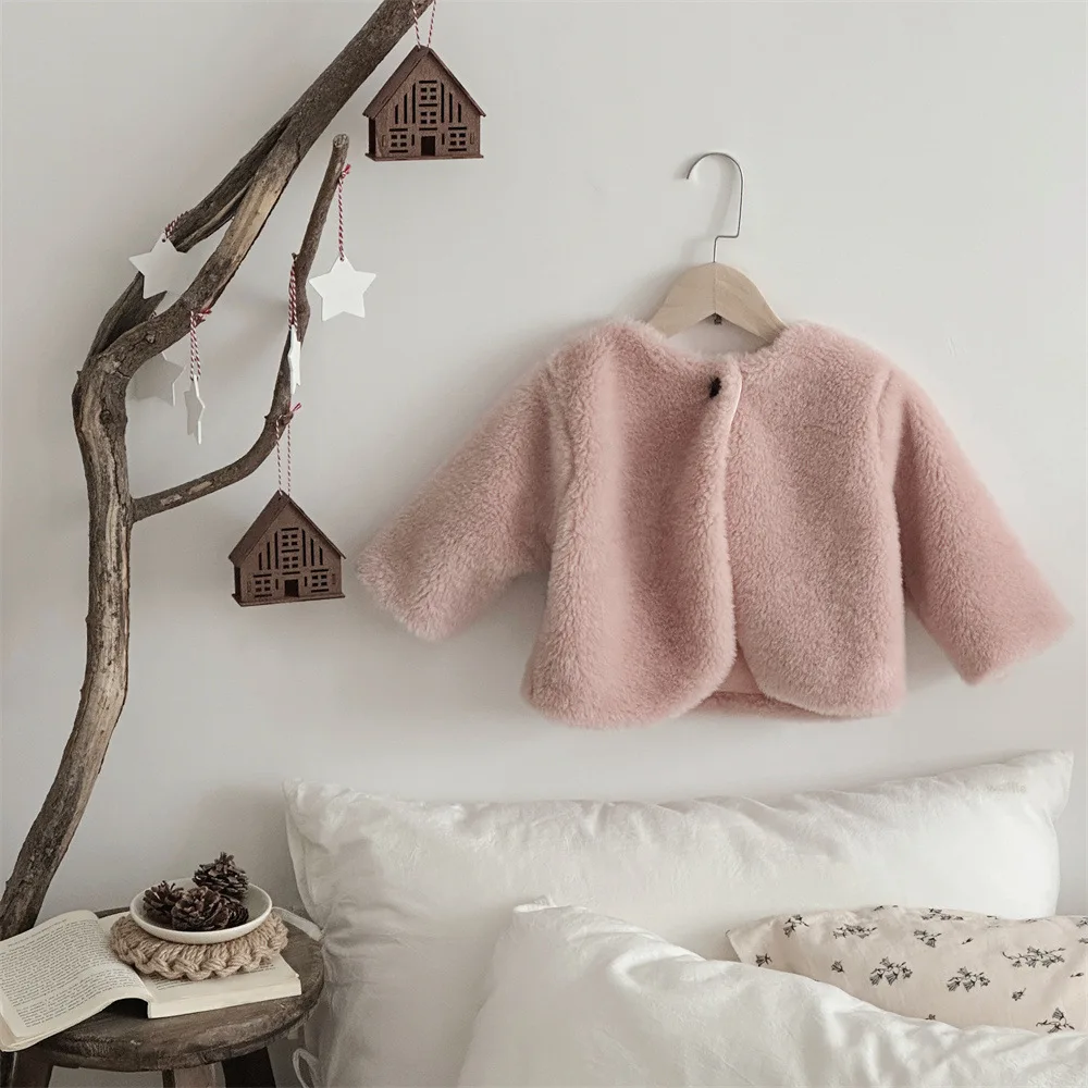 Autumn and Winter Double-layer Plush Plush Infants and Toddlers Thickened Lamb Wool Round Neck One-button Cotton-padded 
Autumn and Winter Double-layer Plush Plush Infants and Toddlers Thickened Lamb Wool Round Neck One-button Cotton-padded