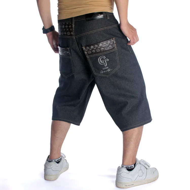 Denim Men Jean Knee Length Pants Straight Jeans Pockets Spliced Embroidery Loose Summer 2025 Casual Mid Waist Zipper Fly
Denim Men Jean Knee Length Pants Straight Jeans Pockets Spliced Embroidery Loose Summer 2025 Casual Mid Waist Zipper Fly