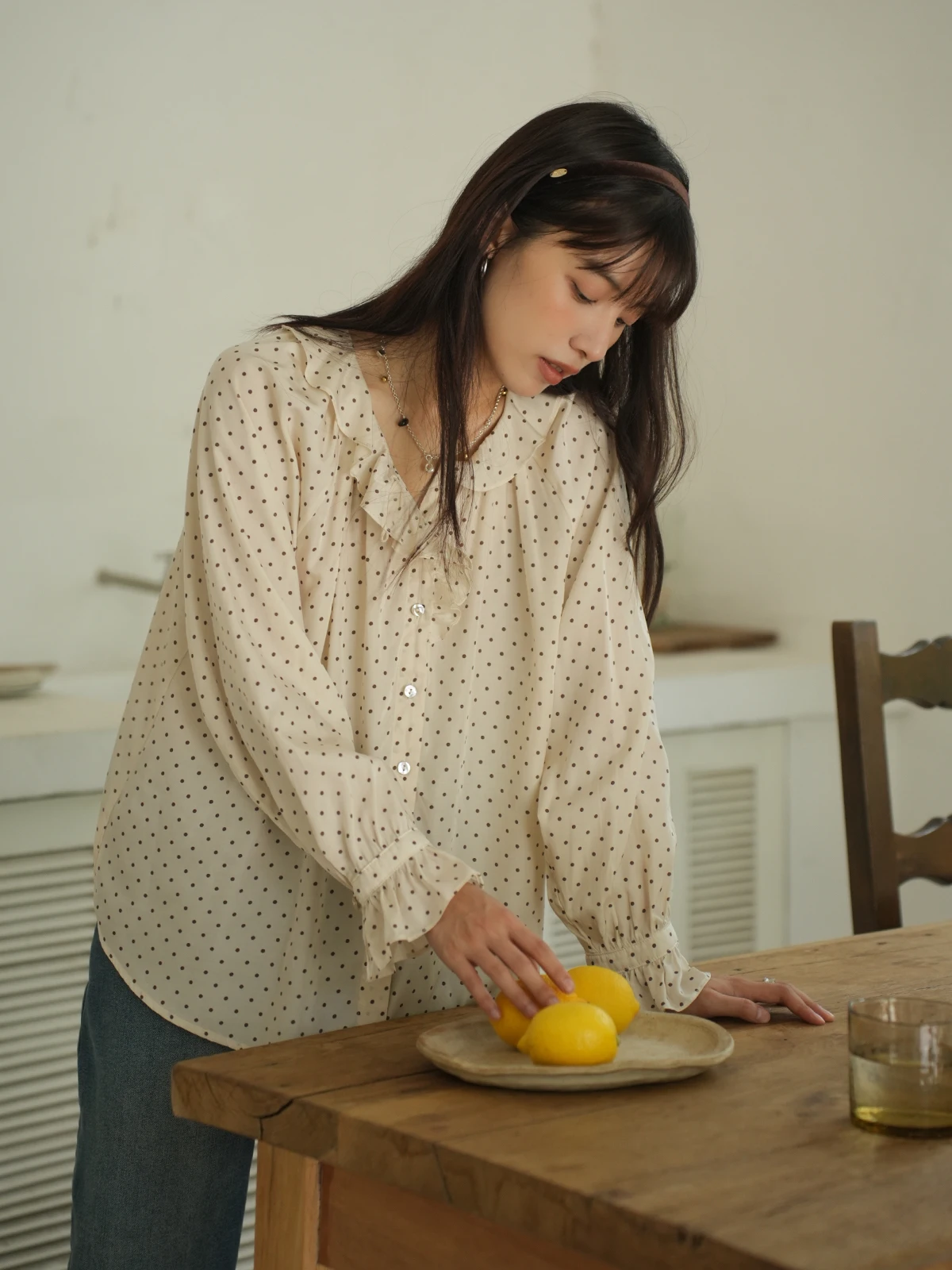 Женская повседневная блузка Botanique Asymmetric Ne Polka Dot из регенерированного волокна, ультралегкая, с длинными рукавами и цветочным воротником
Женская повседневная блузка Botanique Asymmetric Ne Polka Dot из регенерированного волокна, ультралегкая, с длинными рукавами и цветочным воротником