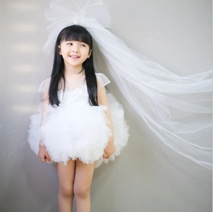 Children's dress skirt Hundred days birthday princess skirt Flower girl skirt Model catwalk host piano performance
Children's dress skirt Hundred days birthday princess skirt Flower girl skirt Model catwalk host piano performance