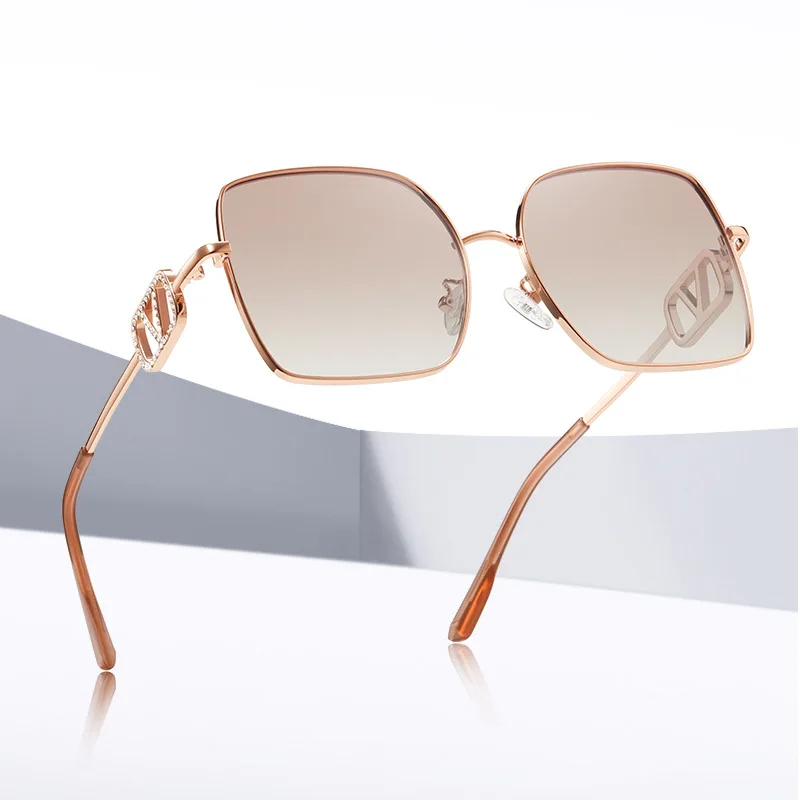 2025 New Sunglasses UV Protection Polarizing Glasses High Fashion Metal Sunshade Women's Sunglasses
2025 New Sunglasses UV Protection Polarizing Glasses High Fashion Metal Sunshade Women's Sunglasses