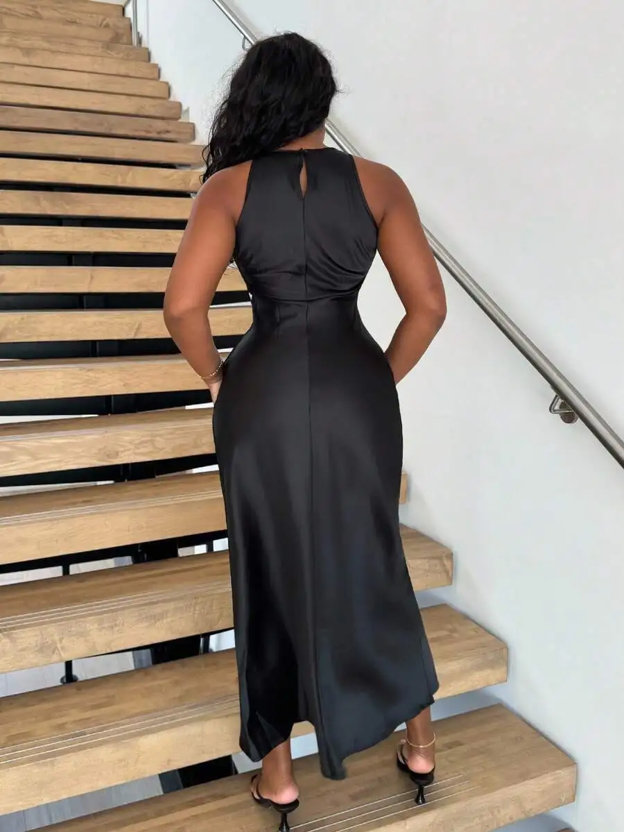 Minimalist Chic Asymmetric Bias-Cut Satin-Like A-Line Sleeveless Long Dress For Women
Minimalist Chic Asymmetric Bias-Cut Satin-Like A-Line Sleeveless Long Dress For Women