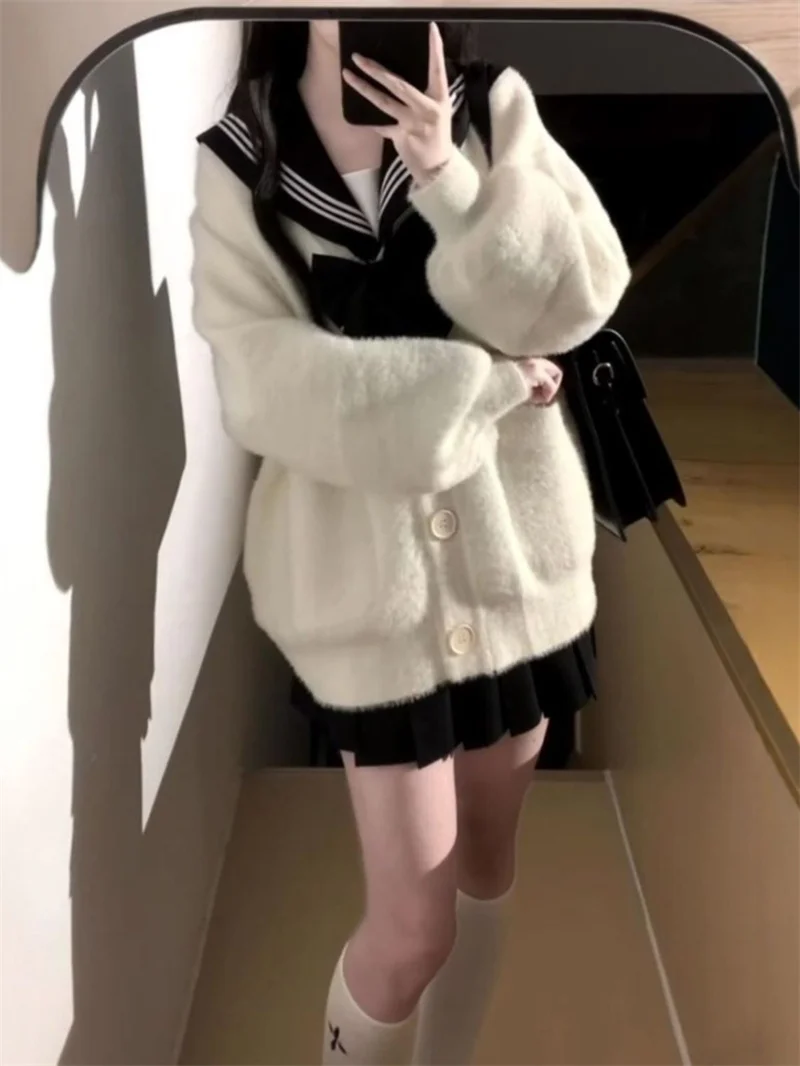 2025 New Japanese College Style Casual Loose Fitting Mink Fur Cardigan Jacket JK Trendy Skirt
2025 New Japanese College Style Casual Loose Fitting Mink Fur Cardigan Jacket JK Trendy Skirt