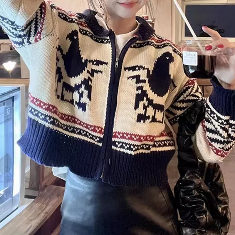 Korean Short Knitted Cardigan Contrasting Long Sleeved Thick Sweater Retro Lazy Style Autumn Winter Christmas Cute Clothing
Korean Short Knitted Cardigan Contrasting Long Sleeved Thick Sweater Retro Lazy Style Autumn Winter Christmas Cute Clothing