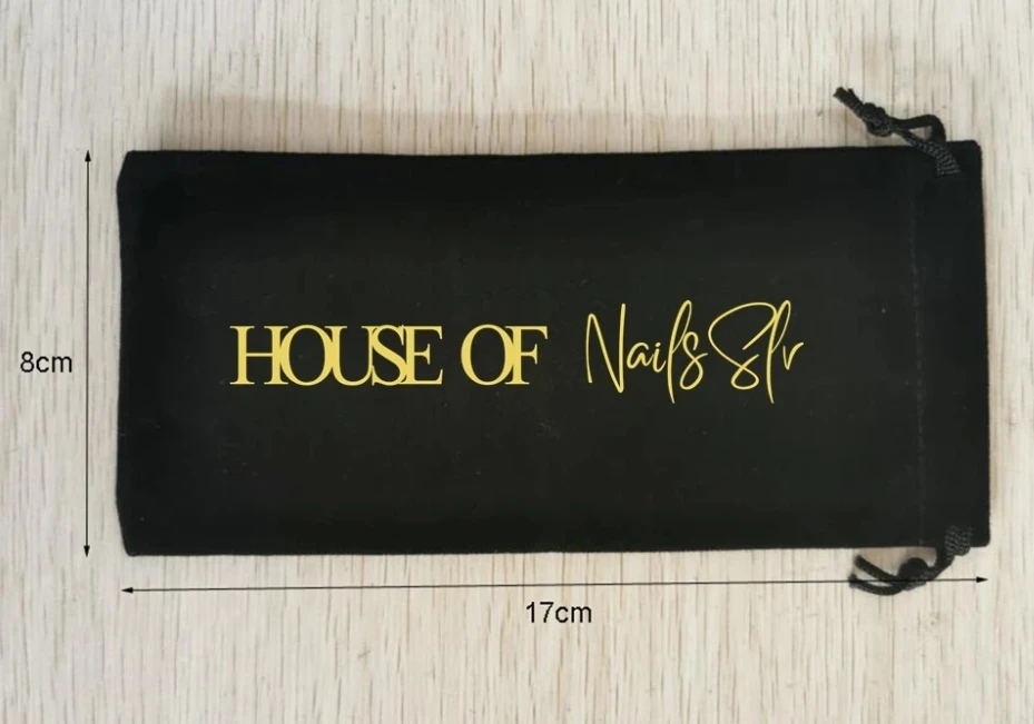 100 PCS Customized Logo 8x17cm Drawstring Black Velvet Bags Printed With Gold Color Logo
100 PCS Customized Logo 8x17cm Drawstring Black Velvet Bags Printed With Gold Color Logo