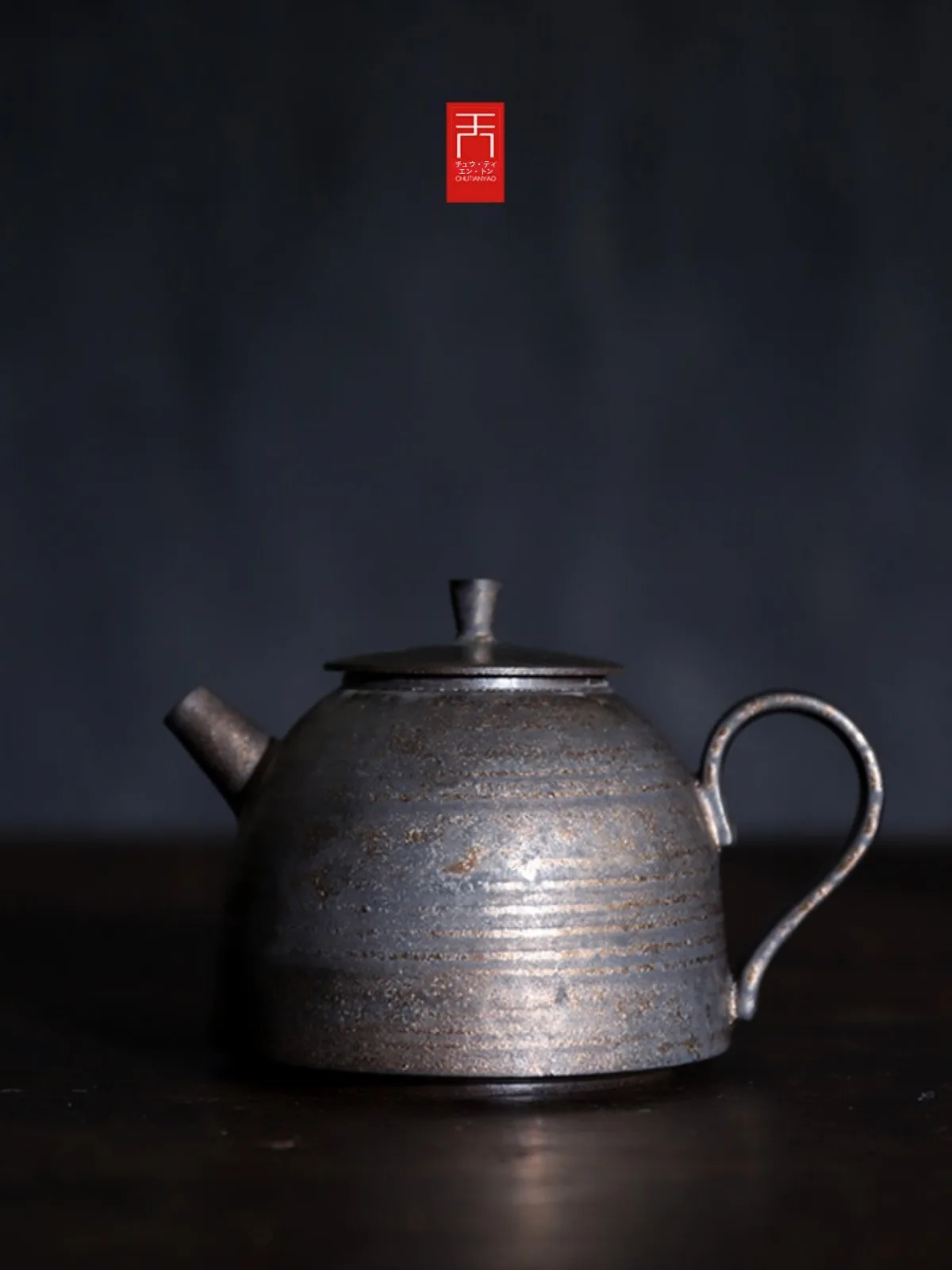 Jingdezhen Handmade Thi Earthenware Gilt Teapot Japanese Sle Retro Metal Glaze Tea Brewing Pot Thin Porcelain Gold Glaze ...
Jingdezhen Handmade Thi Earthenware Gilt Teapot Japanese Sle Retro Metal Glaze Tea Brewing Pot Thin Porcelain Gold Glaze ...