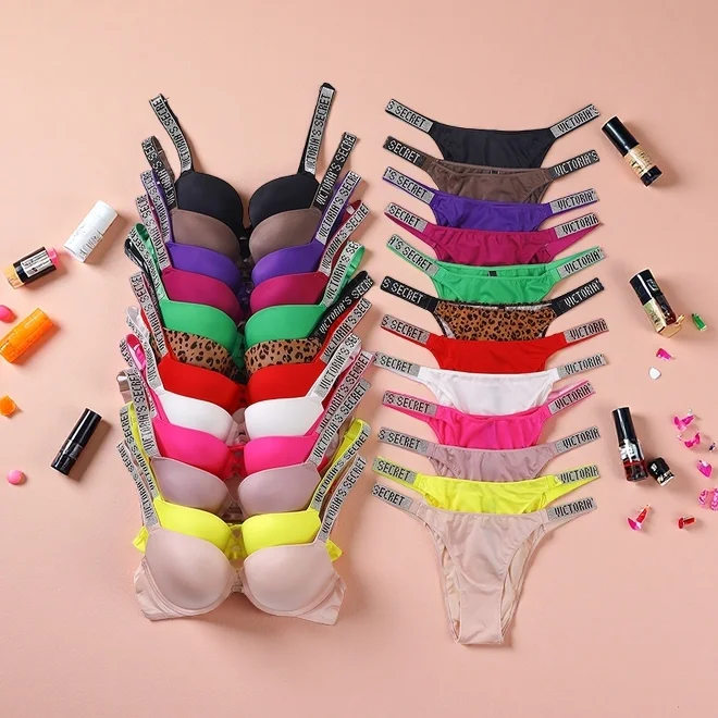 Новый классический комплект бюстгальтера и трусиков Victoria's Secret: кружевное женское сексуальное белье с регулируемой поддержкой и кружевной отделкой
Новый классический комплект бюстгальтера и трусиков Victoria's Secret: кружевное женское сексуальное белье с регулируемой поддержкой и кружевной отделкой