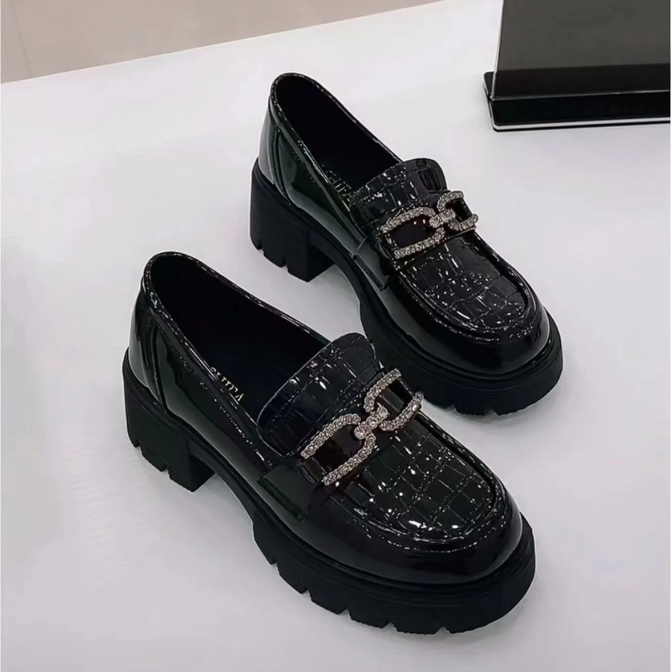 Women's Thick Bottom Loafers 2025 New Mirror Finish Real Soft Sole Height Increasing Preppy Versatile Small Leather Flats
Women's Thick Bottom Loafers 2025 New Mirror Finish Real Soft Sole Height Increasing Preppy Versatile Small Leather Flats