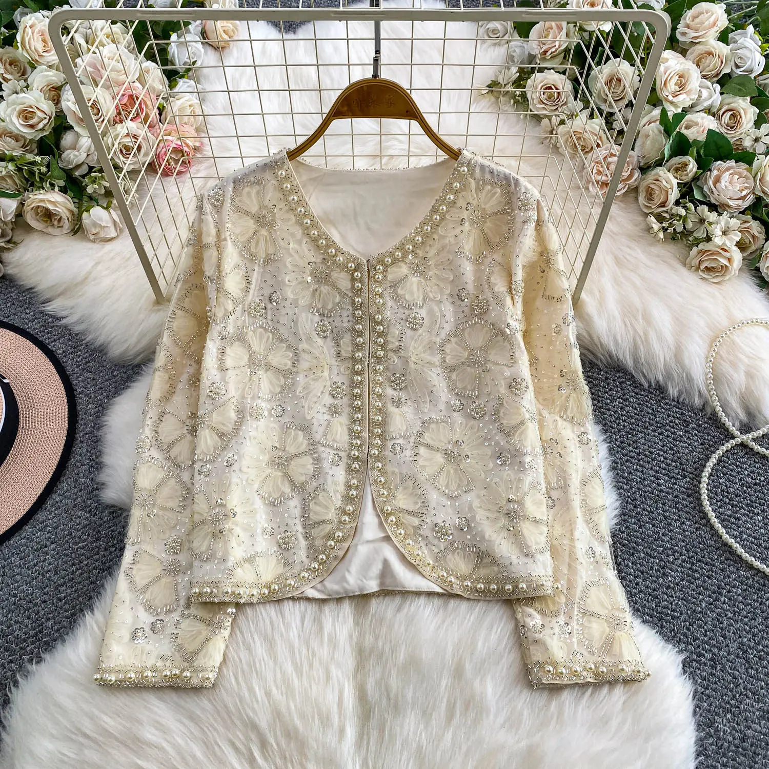 Vintage basics long sleeve Beading floral Blouse Korean Fashion Sexy office lady Shirt women clothing
Vintage basics long sleeve Beading floral Blouse Korean Fashion Sexy office lady Shirt women clothing