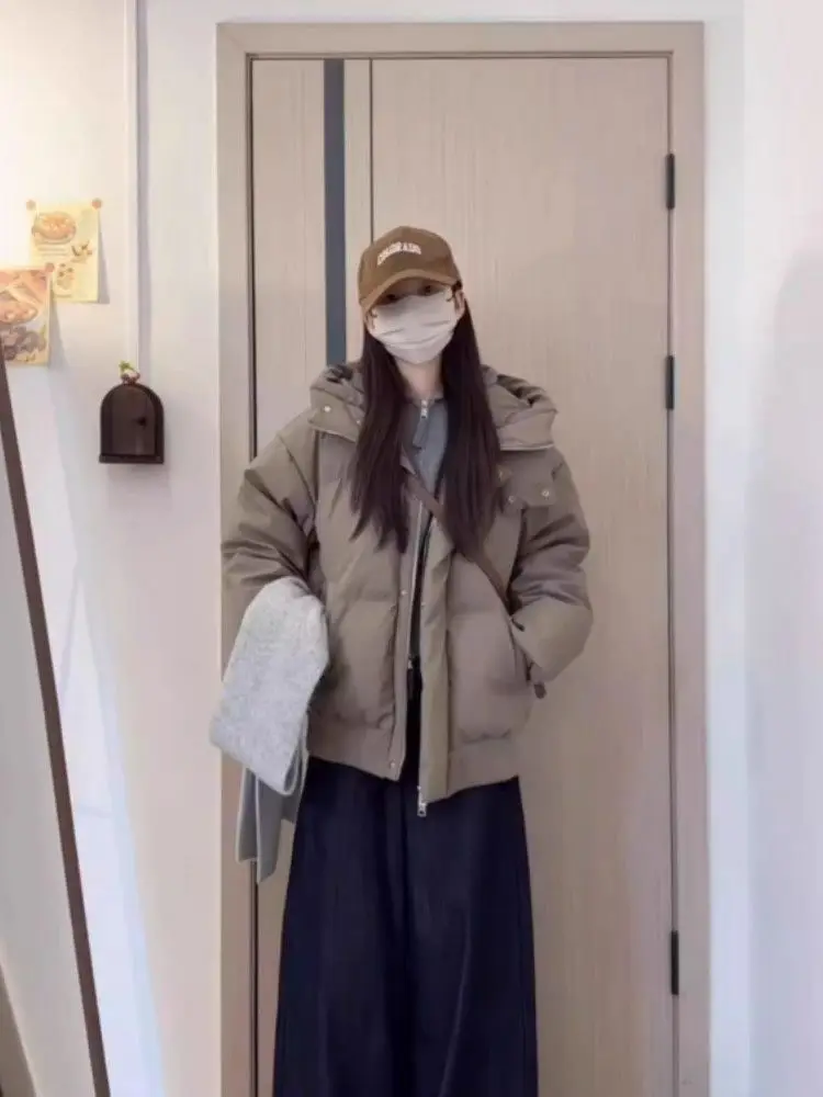 Женские уличные парки-пуховики: коралловый, персиково-розовый, оранжевый — мягкие, нежные, легкие, милые, женственные, красивые, модные цвета.
Женские уличные парки-пуховики: коралловый, персиково-розовый, оранжевый — мягкие, нежные, легкие, милые, женственные, красивые, модные цвета.