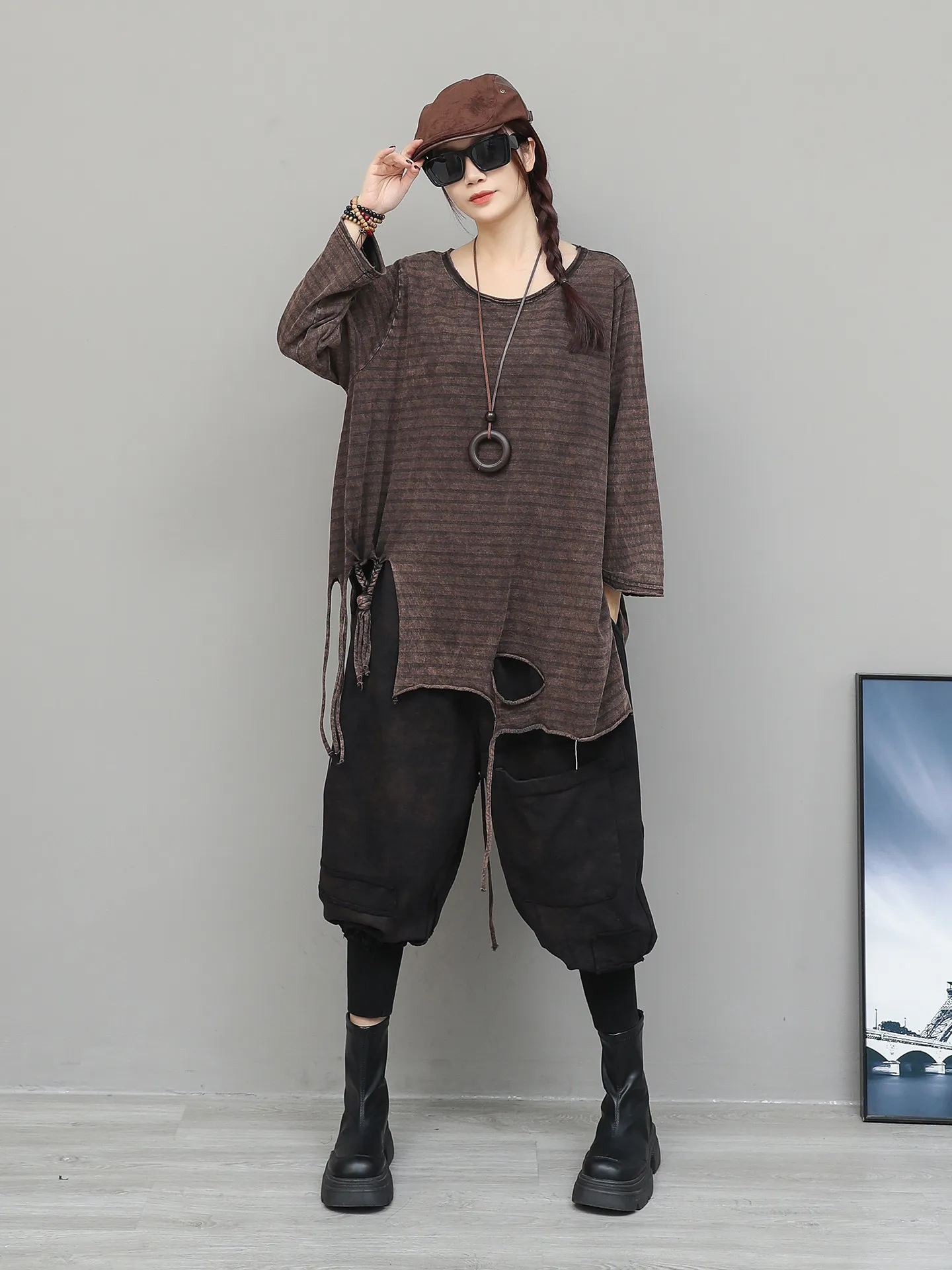 New Fashion Spring And Summer Vintage Striped Irregular Tassel Hole Long Sleeved T-shirt Women's Pullover Hollow Out O-neck Top
New Fashion Spring And Summer Vintage Striped Irregular Tassel Hole Long Sleeved T-shirt Women's Pullover Hollow Out O-neck Top