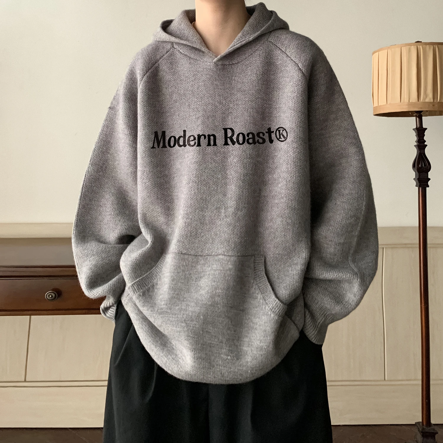 Мужской вязаный свитер свободного кроя: весенне-осенний, повседневный, в японском винтажном стиле, утепленный, с длинными рукавами, молодежная одежда
Мужской вязаный свитер свободного кроя: весенне-осенний, повседневный, в японском винтажном стиле, утепленный, с длинными рукавами, молодежная одежда