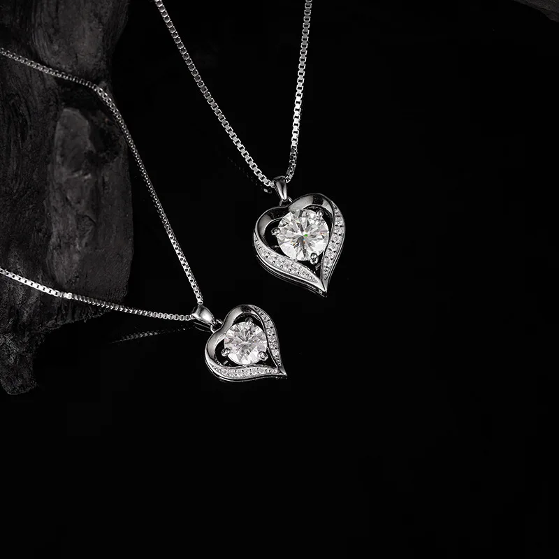 BR 925 Sterling Silver Heart Moissanite Pendant Necklace, Sweet Versatile Collarbone Chain, Light Luxury Gift for Women
BR 925 Sterling Silver Heart Moissanite Pendant Necklace, Sweet Versatile Collarbone Chain, Light Luxury Gift for Women
