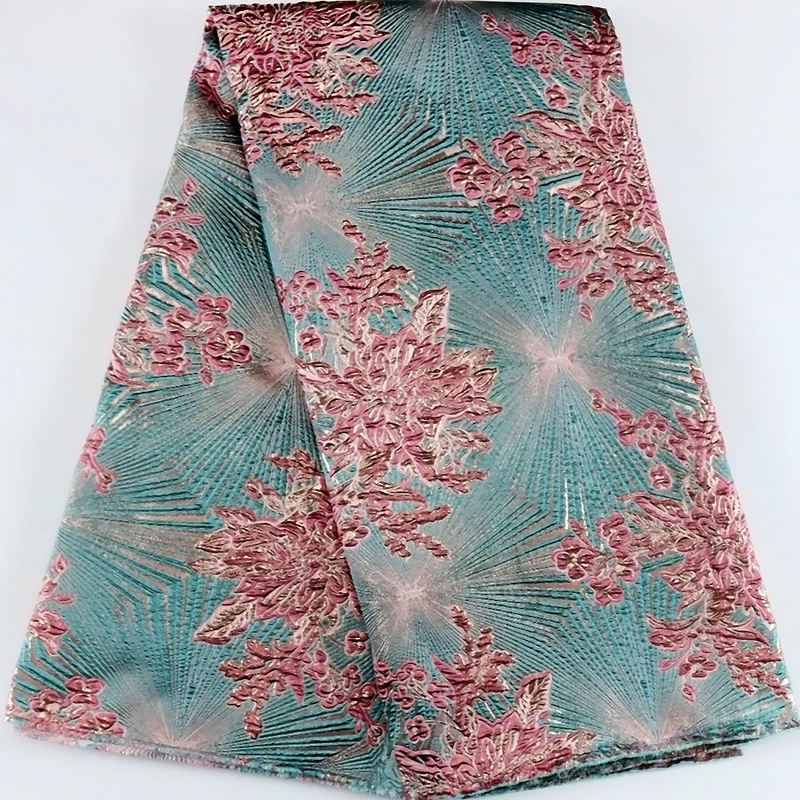African Jacquard Brocade Satin Print Embroidery Lace Fabric French 2023 High Quality Gilding Lace Fabric For Women Wedding Dress
African Jacquard Brocade Satin Print Embroidery Lace Fabric French 2023 High Quality Gilding Lace Fabric For Women Wedding Dress