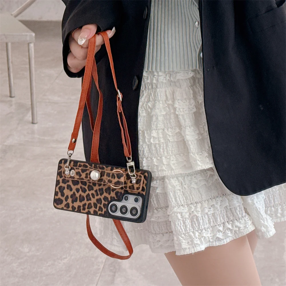 Fashion Leather 3D Pearl Wristband Phone Case for Samsung Galaxy S25 Ultra S23 S26 Plus S24 Cover Crossbody Shockproof Funda
Fashion Leather 3D Pearl Wristband Phone Case for Samsung Galaxy S25 Ultra S23 S26 Plus S24 Cover Crossbody Shockproof Funda