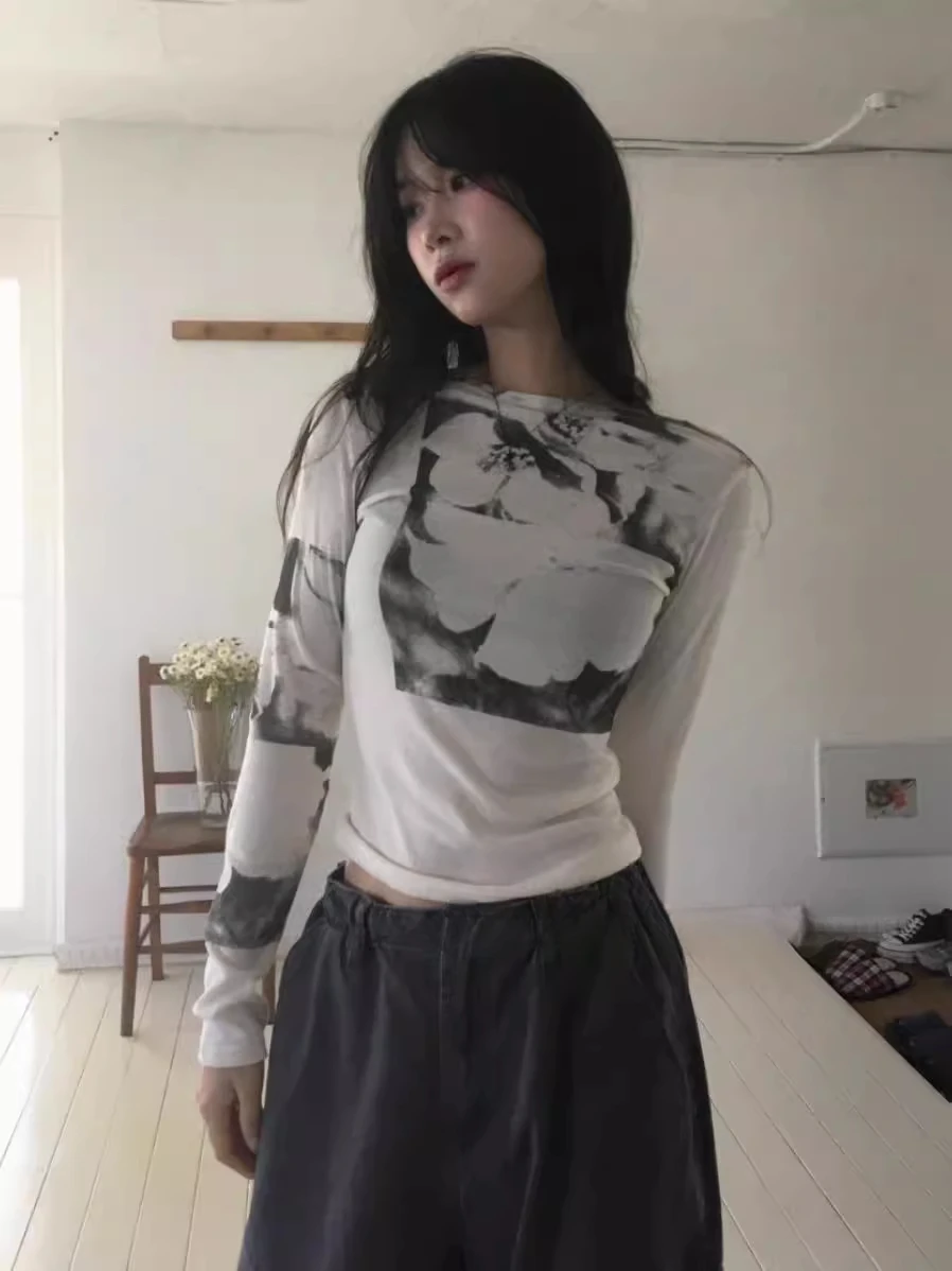 American Vintage Dyeing Flower Print Slanted Shoulder Long Sleeved T-shirt Spring Spice Girls Slim Fit Graphic T Shirts Y2k Top
American Vintage Dyeing Flower Print Slanted Shoulder Long Sleeved T-shirt Spring Spice Girls Slim Fit Graphic T Shirts Y2k Top