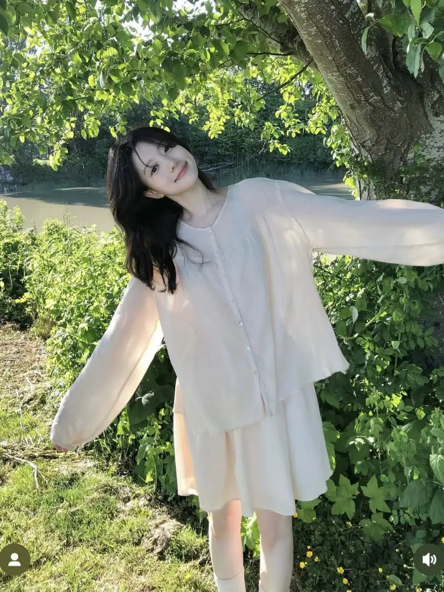 Loose Lantern Sleeve Sun Protection Shirt Set Women's High Waist Skirt Cotton Long Sleeve Color Deformation Resistant
Loose Lantern Sleeve Sun Protection Shirt Set Women's High Waist Skirt Cotton Long Sleeve Color Deformation Resistant