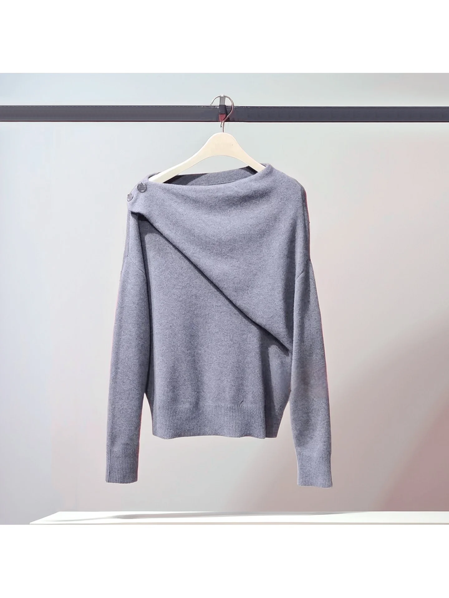 Loose Knitted Long Sleeve One Shoulder Sweater Fashionable Versatile Autumn Winter New Arrival Women's Premium Quality Top
Loose Knitted Long Sleeve One Shoulder Sweater Fashionable Versatile Autumn Winter New Arrival Women's Premium Quality Top