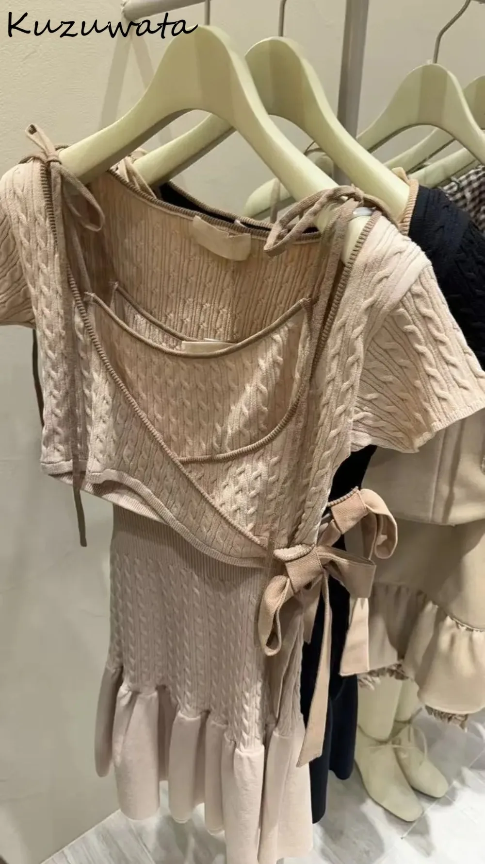 Kuzuwata Pullover A-line High Waist Casual Set Tops Panelled Lace Up Pleated Patchwork Robe Japan Slim Trendy Spice Girls Dress
Kuzuwata Pullover A-line High Waist Casual Set Tops Panelled Lace Up Pleated Patchwork Robe Japan Slim Trendy Spice Girls Dress