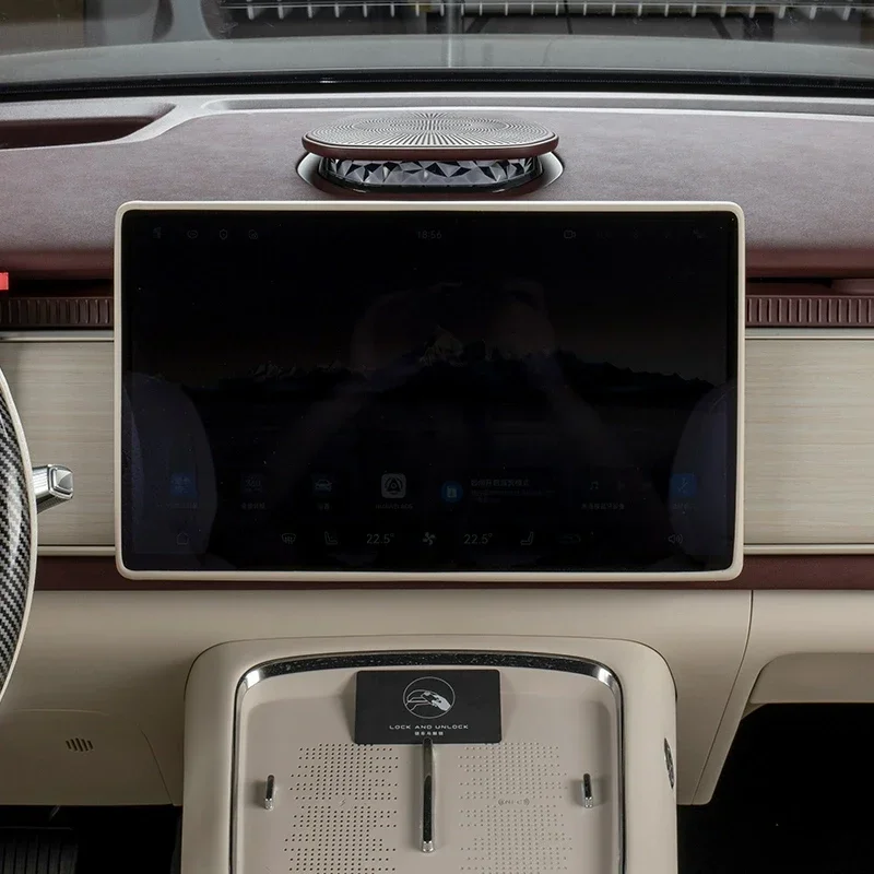 15.4" Car Navigation Screen Protective Silicone Cover Auto Interior Mirror Cover Accessory For VOYAH COURAGE 2024-Present
15.4" Car Navigation Screen Protective Silicone Cover Auto Interior Mirror Cover Accessory For VOYAH COURAGE 2024-Present