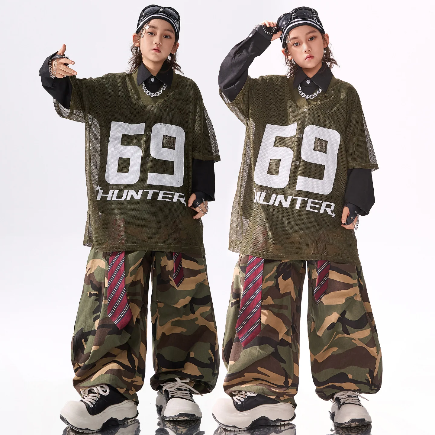 Детские комплекты уличной одежды для мальчиков и девочек: футболка оверсайз из сетки в стиле хип-хоп и брюки карго, костюмы для выступлений на сцене
Детские комплекты уличной одежды для мальчиков и девочек: футболка оверсайз из сетки в стиле хип-хоп и брюки карго, костюмы для выступлений на сцене