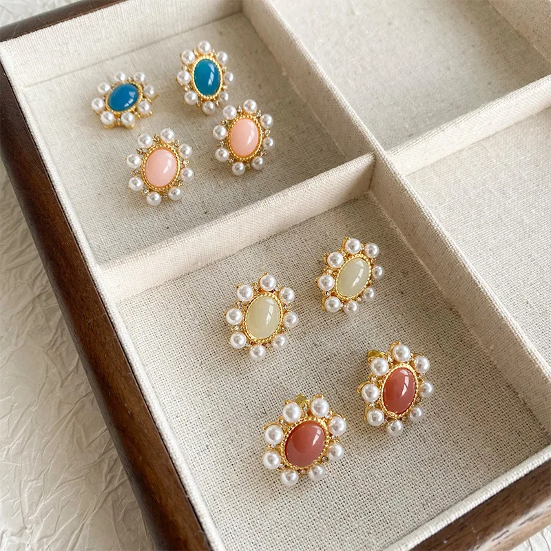 New in Summer Autumn Earrings for Women Niche Design, Versatile, Gentle, Simple Retro Chinese Style Little Oval Pearl Earrings
New in Summer Autumn Earrings for Women Niche Design, Versatile, Gentle, Simple Retro Chinese Style Little Oval Pearl Earrings