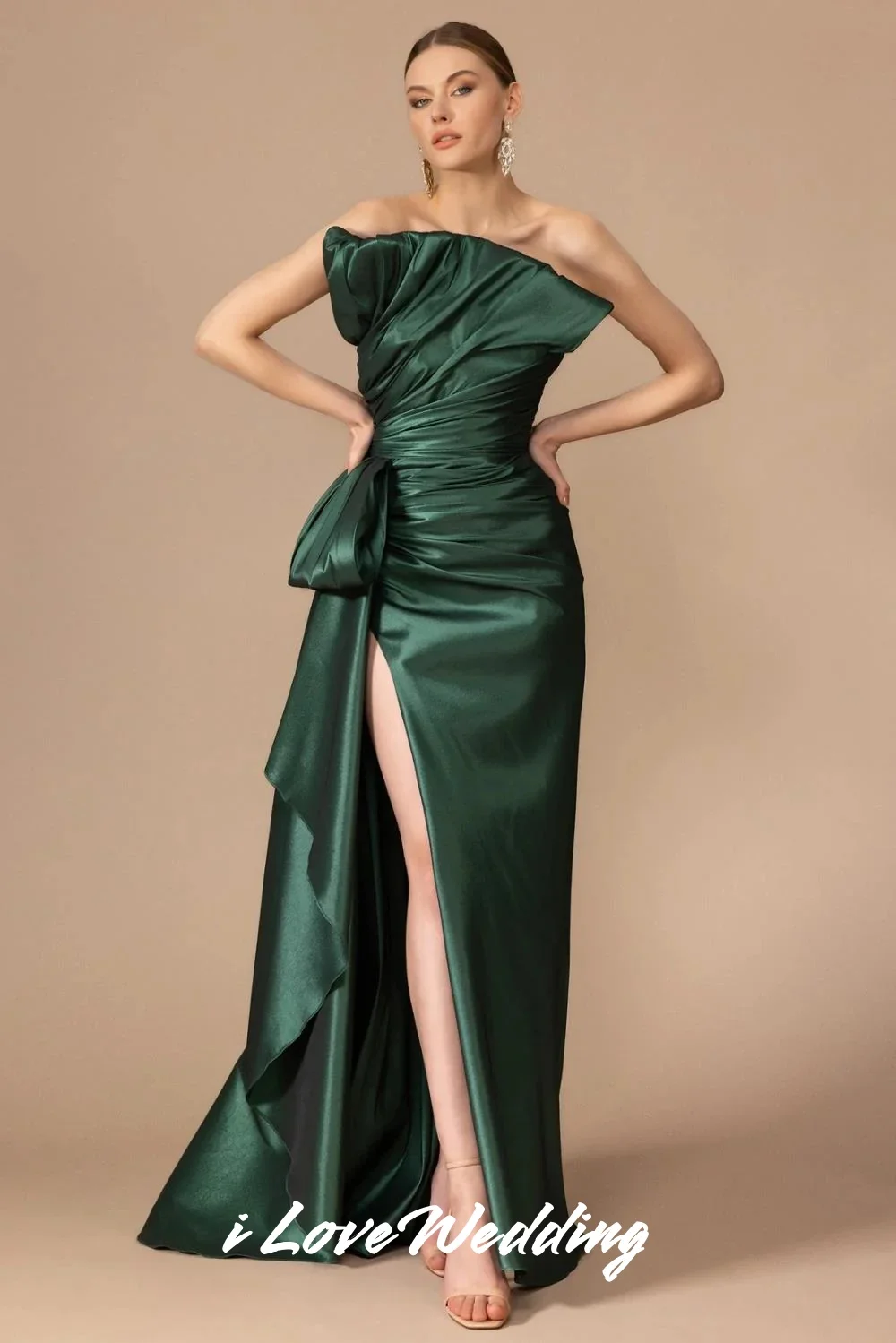 Women Classic Dark Green Evening Dress Strapless Wedding Party Dress A-Line Sweep Train Sleeveless Ruched Side Split Customized
Women Classic Dark Green Evening Dress Strapless Wedding Party Dress A-Line Sweep Train Sleeveless Ruched Side Split Customized